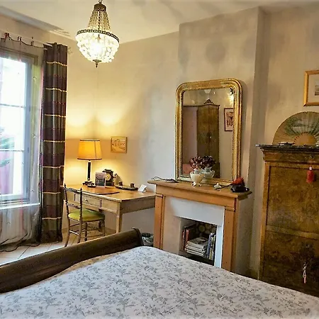La Maison Rouge Paris