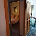 La Maison Rouge Bed & Breakfast Paříž