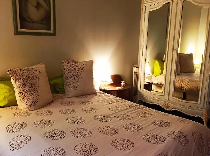 La Maison Rouge Bed & Breakfast Parigi