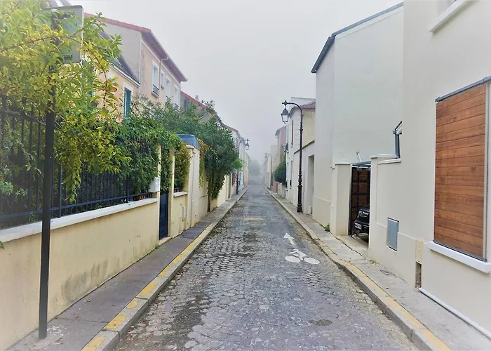 La Maison Rouge Bed & Breakfast