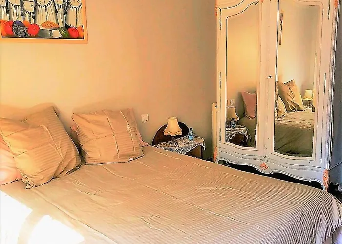 Bed & Breakfast La Maison Rouge 4*